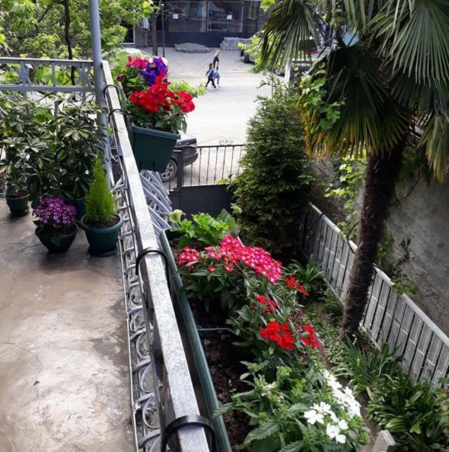 Homestay Izolda บาทูมิ ภายนอก รูปภาพ