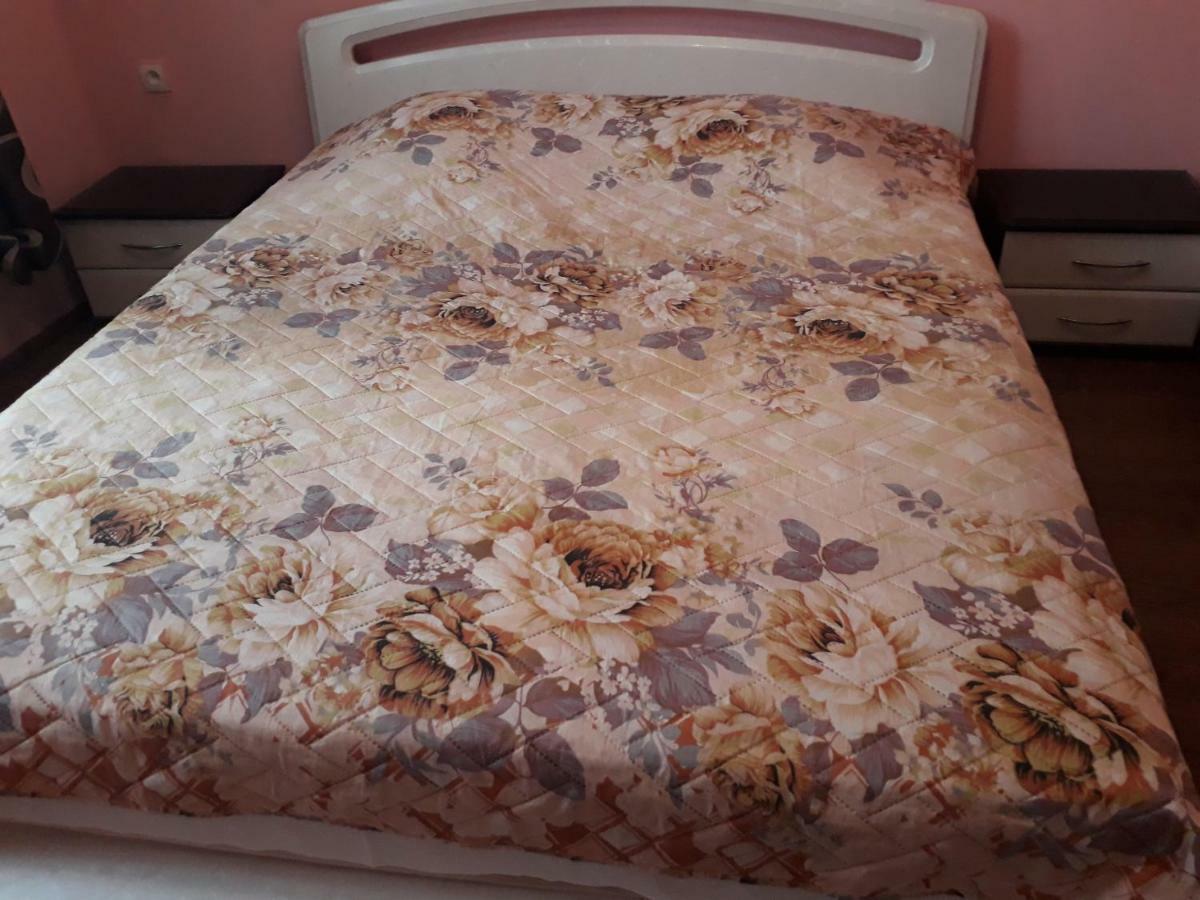 Homestay Izolda บาทูมิ ภายนอก รูปภาพ